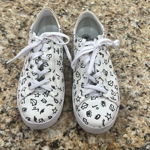 OTBT Off the Beaten Track tennis shoes